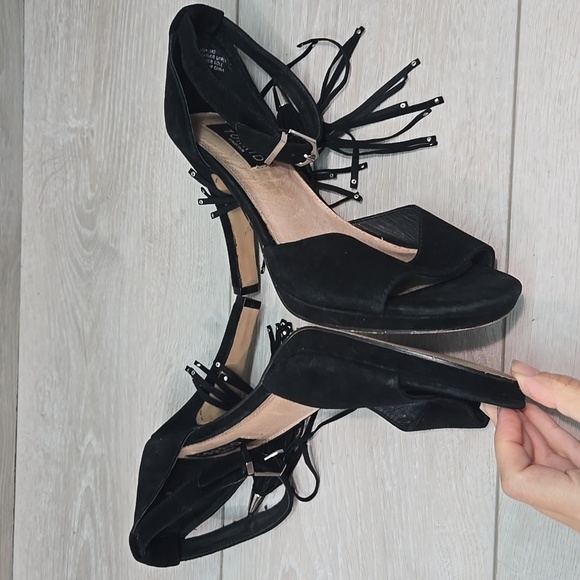 Torrid Black Women's Suede Ankle Strap Open Toe Heels Shoes Sz 8.5W - Picture 8 of 11